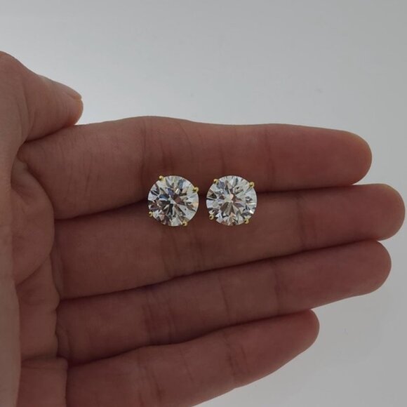 18Kt Gold 6 Ct Lab Grown Diamond Studs Earrings - Picture 1 of 3